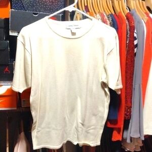 Casual corner women's heavy knit blouse size med.